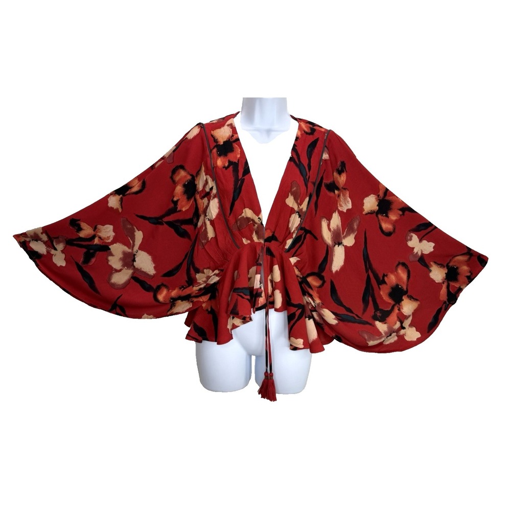 Band Of The Free Women's Red Floral Kimono‎ Top Size XS